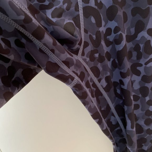 High Wasted Workout Leggings - Picture 4 of 9